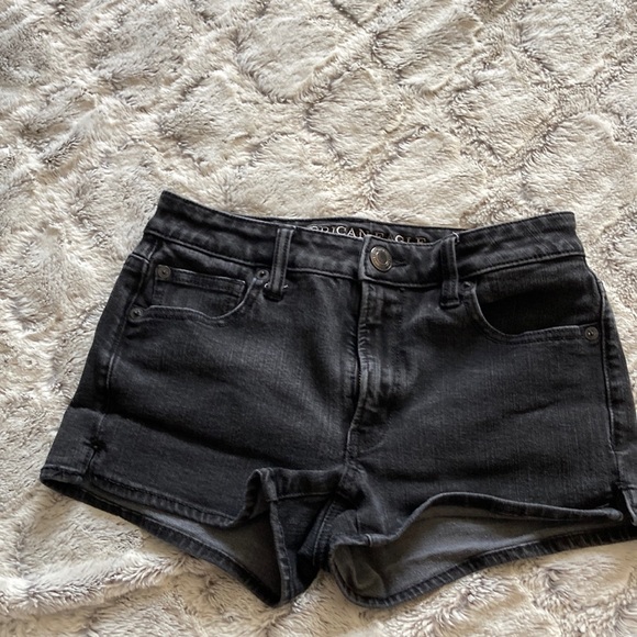 American Eagle Outfitters Pants - American Eagle 🦅 Hi rise shorties